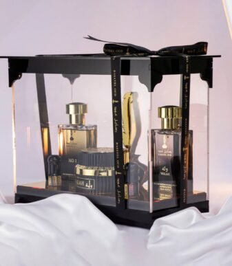 ACRYLIC BOX : 2 Perfume 30 ML + 1 Dokhon + 2 Musk